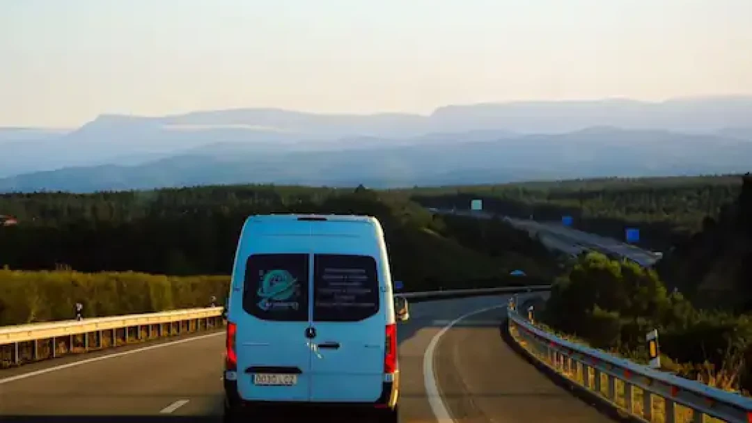 coche-de-mudanzas-CP-logistics